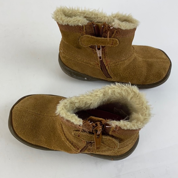 Stride Rite Other - Stride Rite girls suede booties Size 5.5
